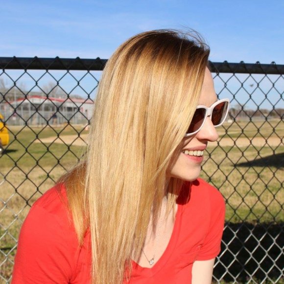 Meet your Posher, Leah - Picture 3 of 14